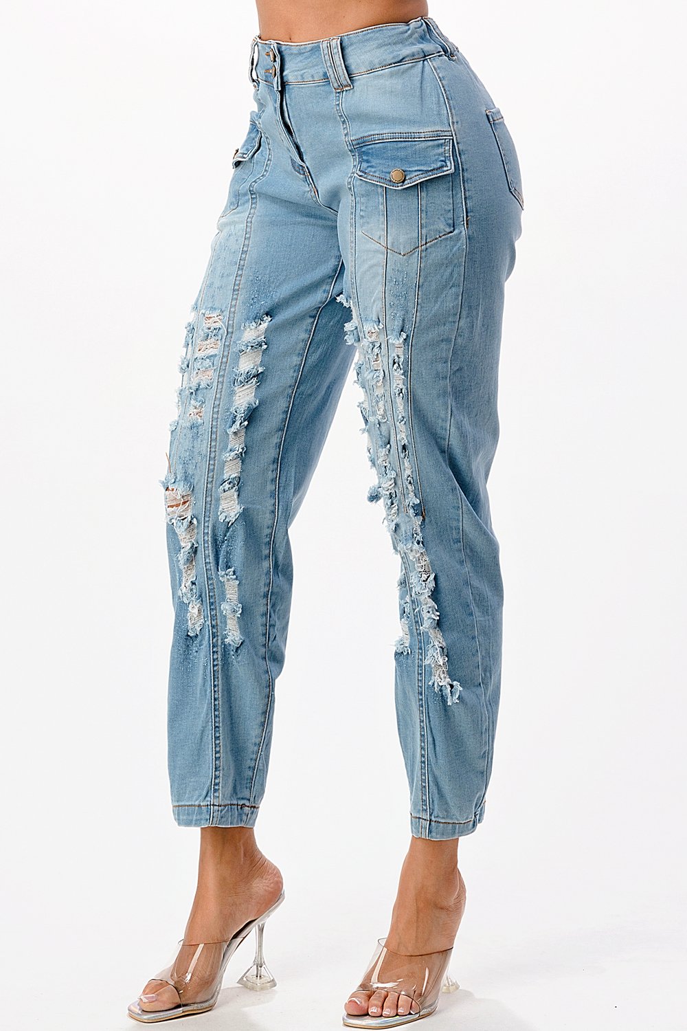 RIPPED HIGH RISE MOM FIT JEANS